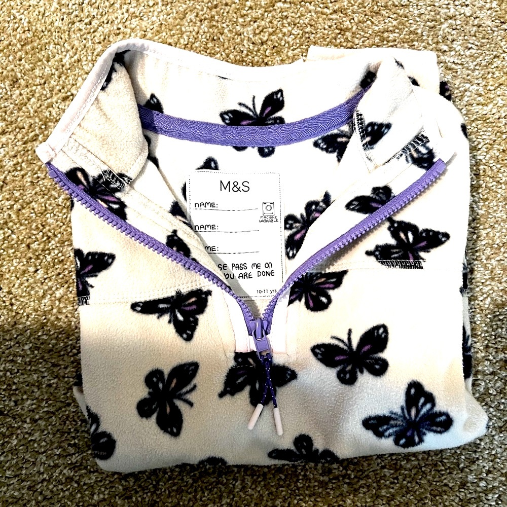 Fleece top for girls 10-11 yrs - almost new.